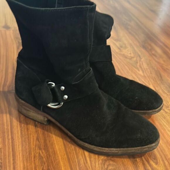 Free People Olive suede rustic boots. Size 39 - Picture 1 of 6